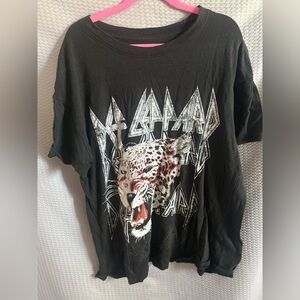 Def Leppard Black Graphic Band Tee with Pink Accents